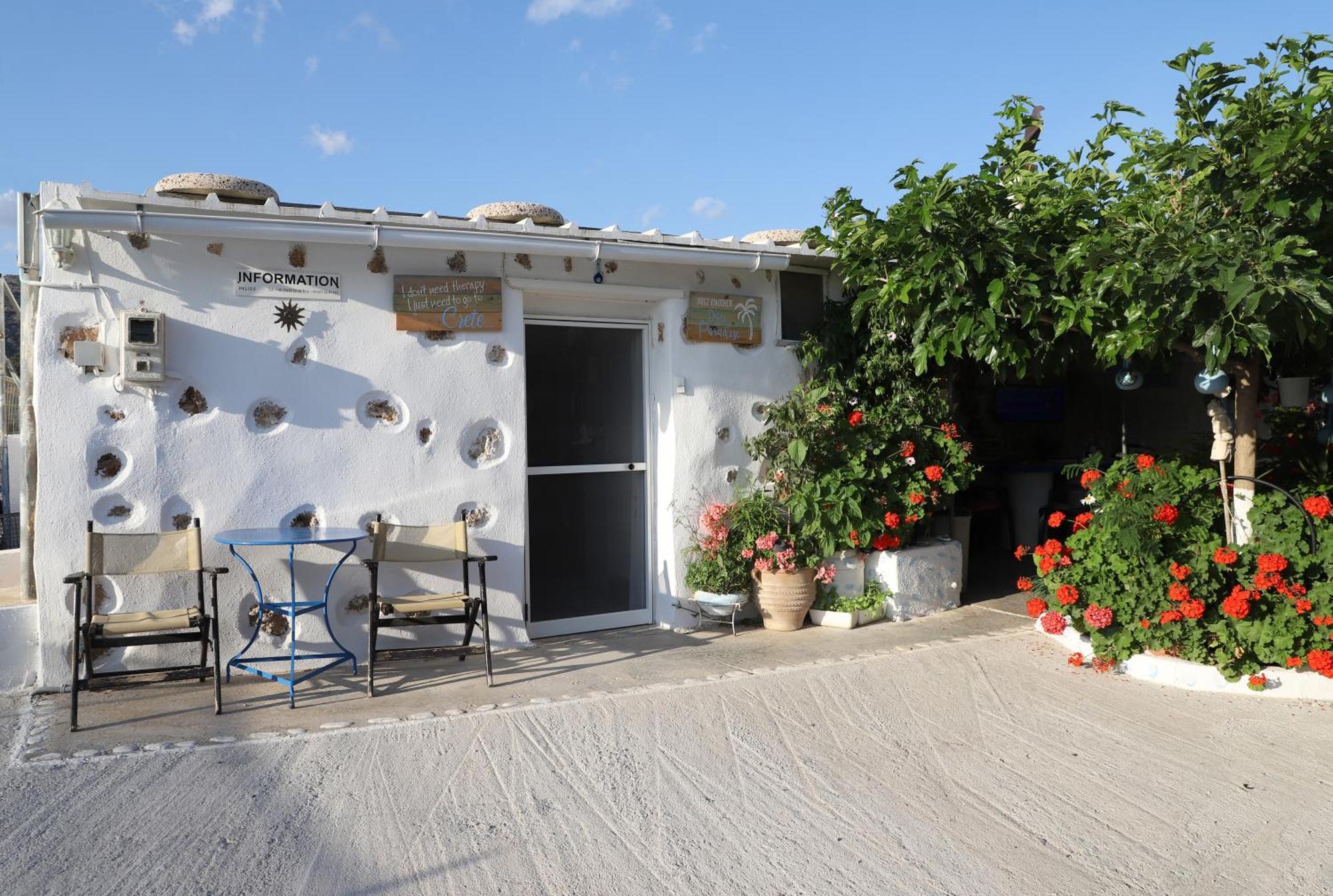 Helios Studios & Apartments Makrýgialos Dış mekan fotoğraf