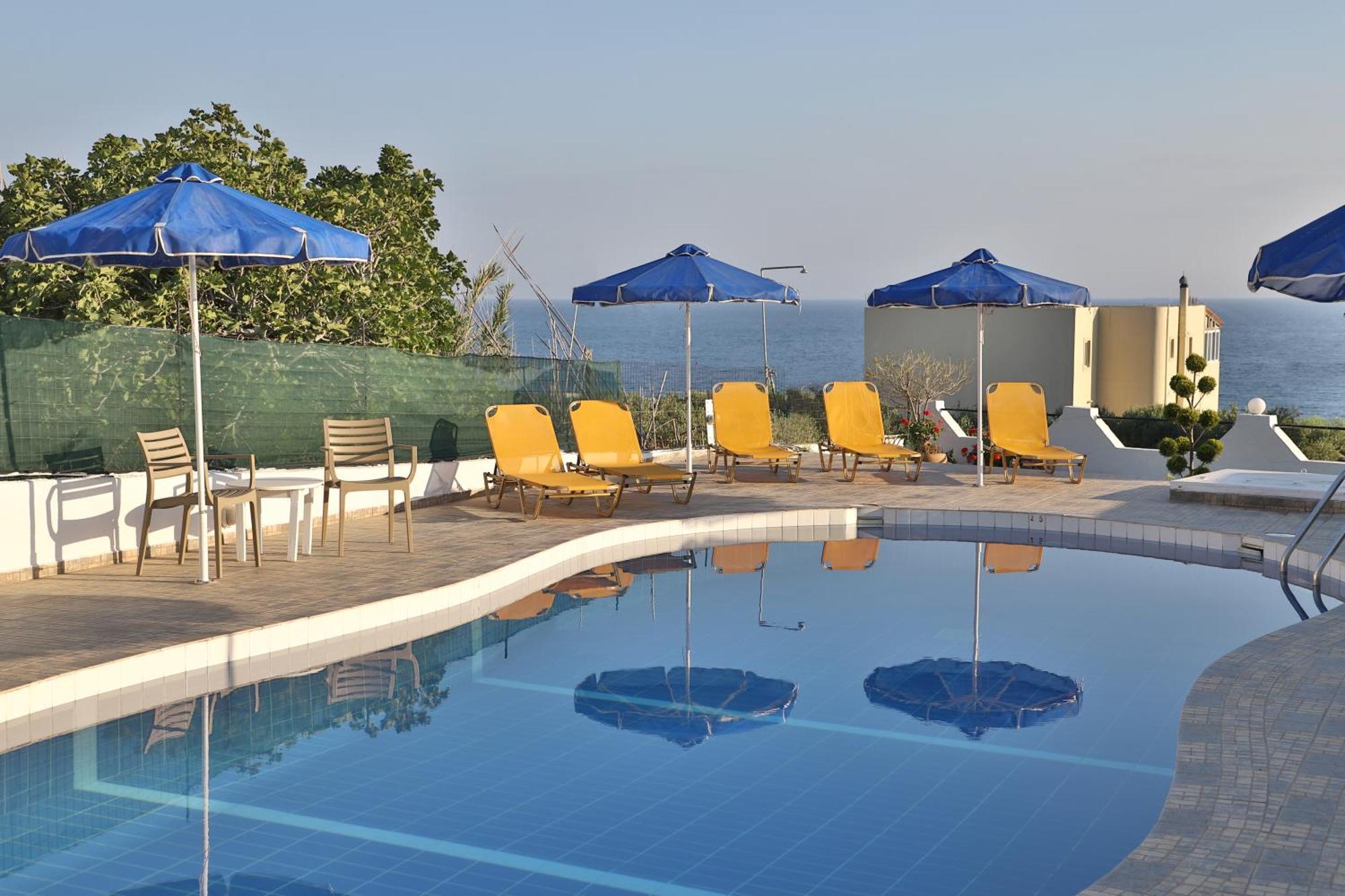 Helios Studios & Apartments Makrýgialos Dış mekan fotoğraf