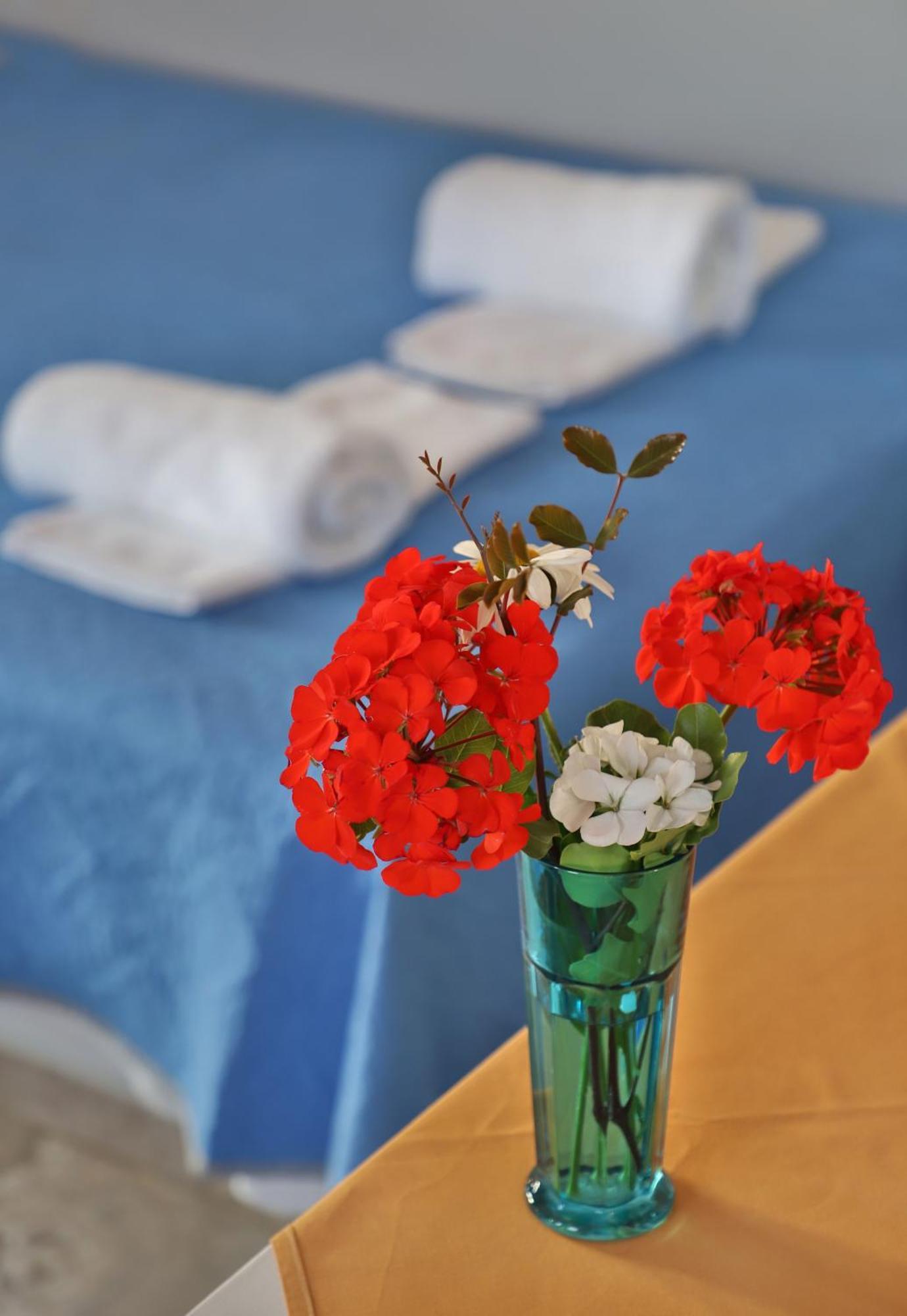 Helios Studios & Apartments Makrýgialos Dış mekan fotoğraf