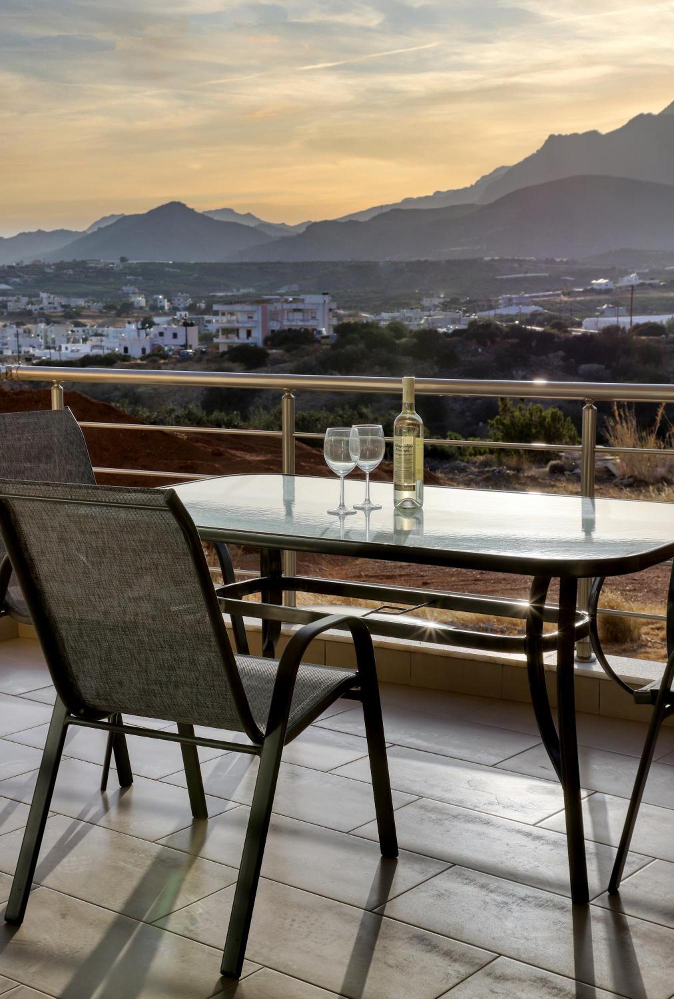 Helios Studios & Apartments Makrýgialos Dış mekan fotoğraf