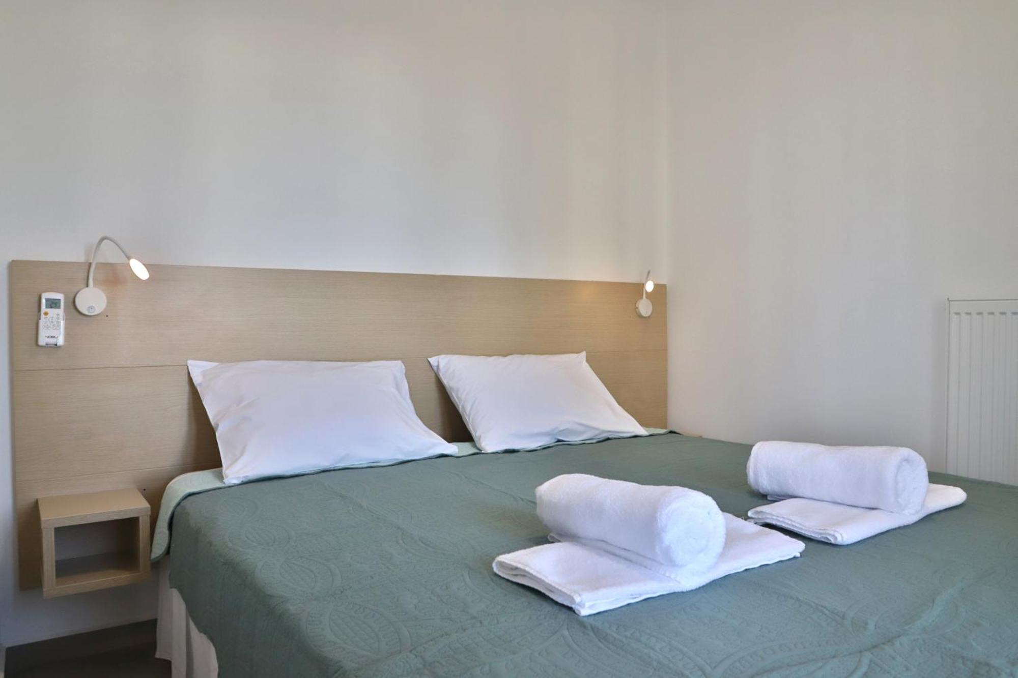 Helios Studios & Apartments Makrýgialos Dış mekan fotoğraf